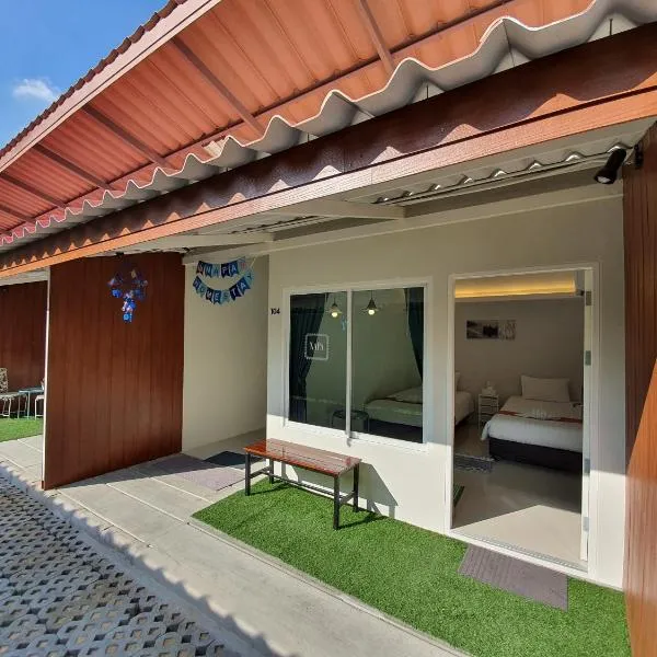 Napa Hostel Samrong Station, hotel en Ban Khlong Phra Ram