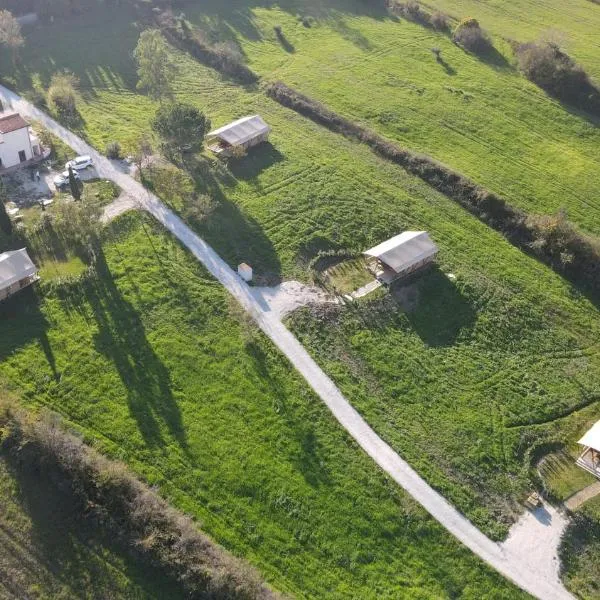 Glamping Tenuta San Pierino Agriturismo, hotel v destinaci Rosignano Marittimo