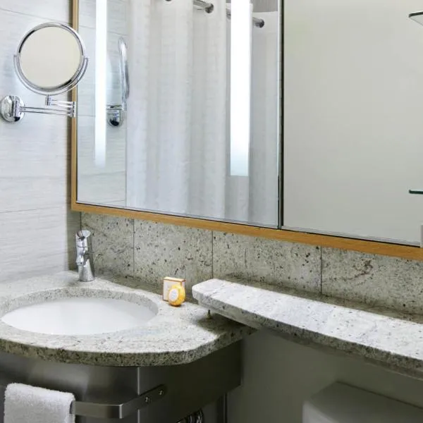 The Jewel Hotel, New York، فندق في نيويورك