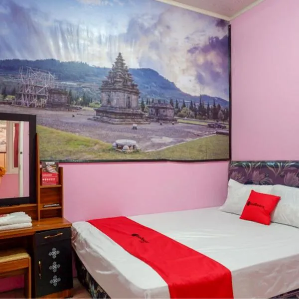RedDoorz Syariah near Telaga Warna Dieng, hotel in Batur