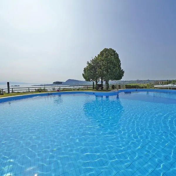Centro Residenziale Benaco - Gardagate, hotel in Manerba del Garda