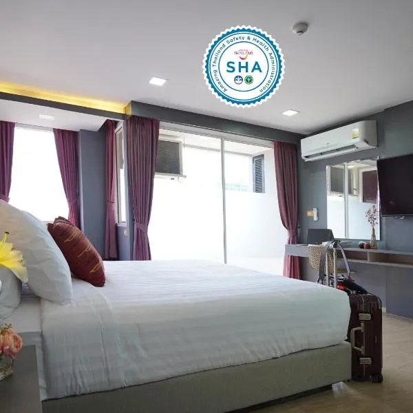 The Qube fifty Hotel, hotel di Ban Khlong Hua Sakae