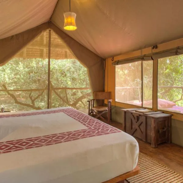 Basecamp Masai Mara, hotel in Musiara Campsite