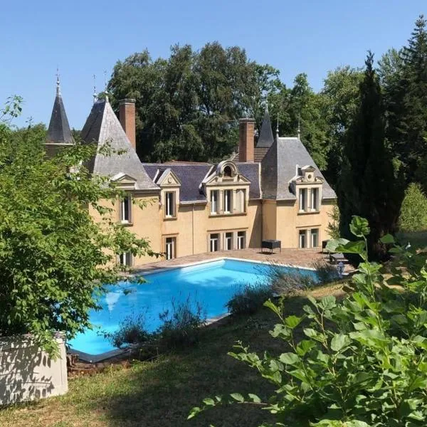 Chateau de Bonnevaux, hotel v destinaci Villeneuve-de-Marc