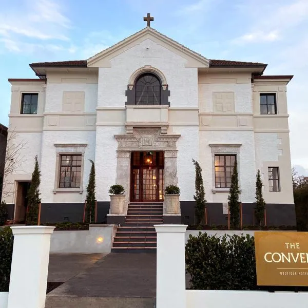 The Convent Hotel, hotel a Te Atatu