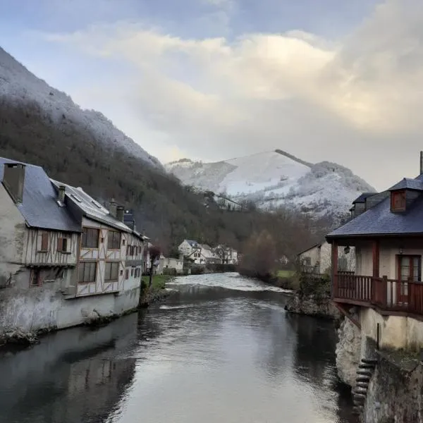 PAS à PAS CHAMBRE D'HOTES, hotel v destinaci Sarrancolin