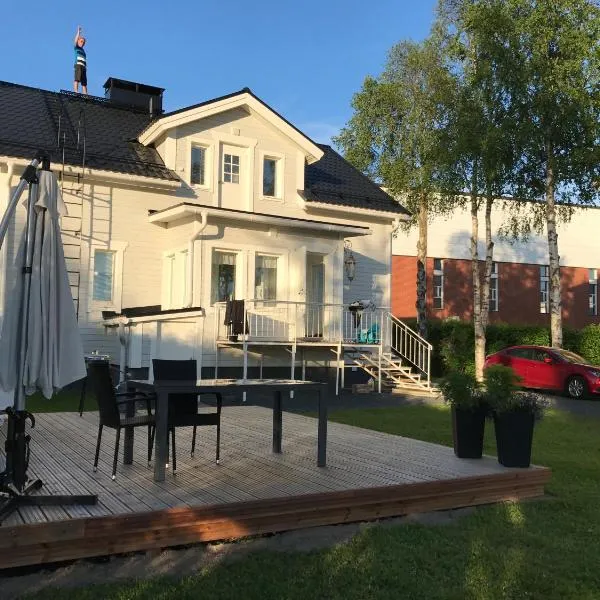 Moderni talo Tornion keskustassa, hotel em Tornio