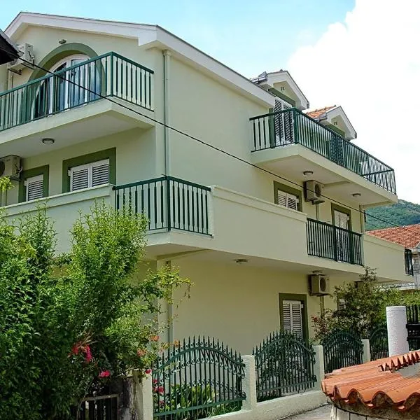 Apartments Odalović, hotel in Bijela