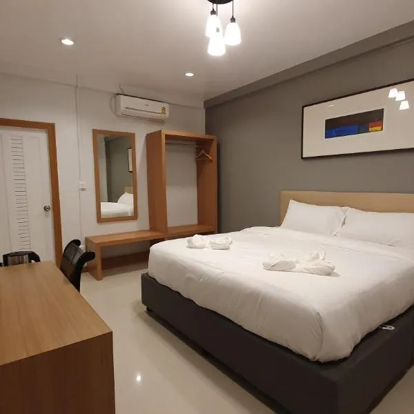 โรงแรมอินทราเพลส, hotell i Ban Phang Khwang Tai