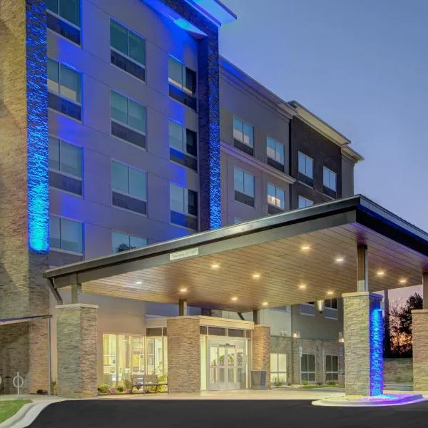 Holiday Inn Express & Suites Charlotte Southwest, an IHG Hotel, hotell i Charlotte
