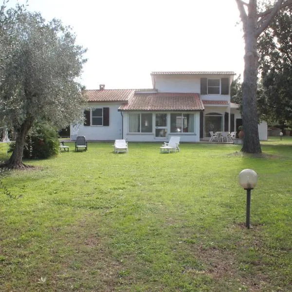 Villa la Respigola completamente indipendente con giardino recintato, hotel in Donoratico