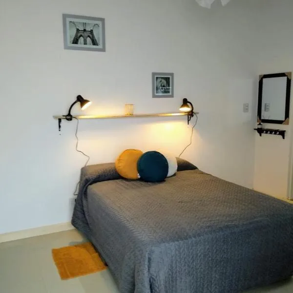 Monoambiente confortable a pasos de Bv. Oroño، فندق في روزاريو