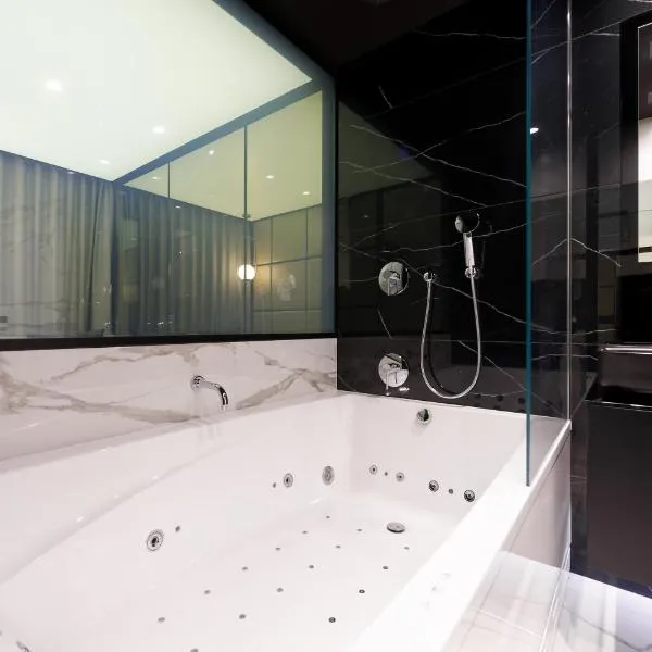 Super-Apartamenty VIP Jacuzzi, hotel in Poznań