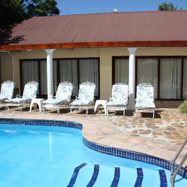 Karoopark Guest House, hotelli kohteessa Graaff-Reinet