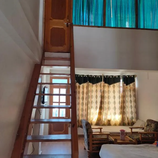 Hotel BHRIGU, hotel in Manāli