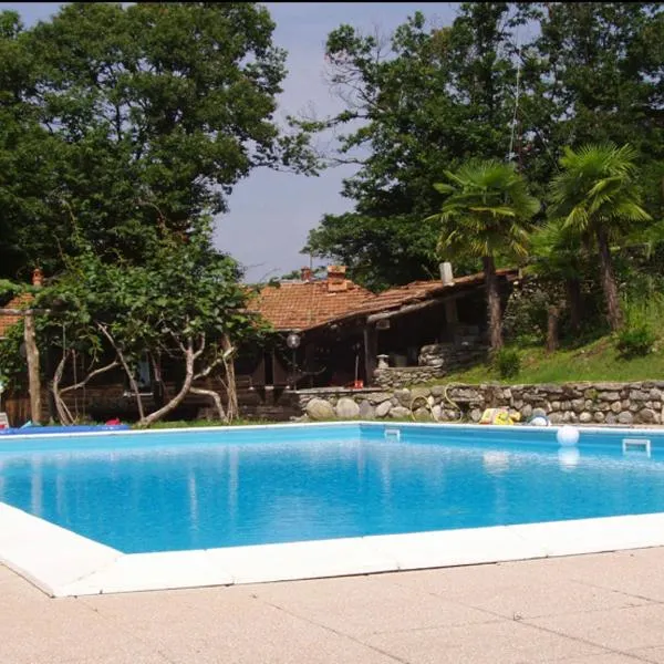 Agriturismo Tschang Wilma, hotel v destinaci Castelveccana