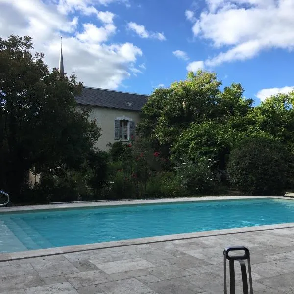 Il était une fois un jardin, hotel in Saint-Fargeau