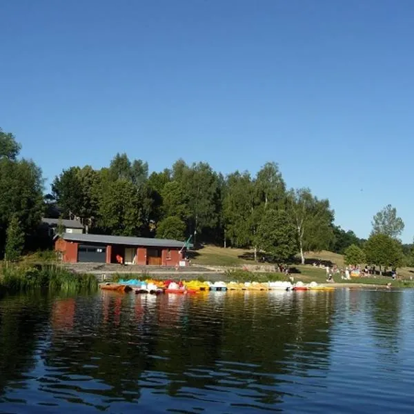 Domaine Relais du Lac, hotel em Lacroix-Barrez