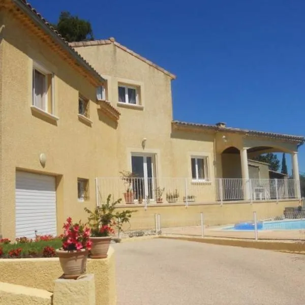 Chez Mamie Riclaude, hotel v destinaci Orsan