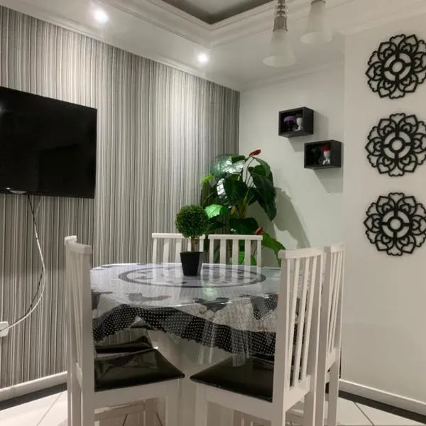 Apartamento Praia Central、バウネアーリオ・コンボリウーのホテル