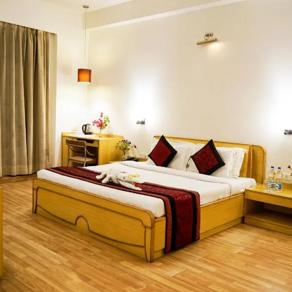 Hotel Adityaz, hótel í Rairu