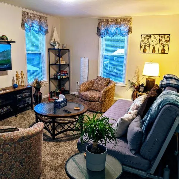 The Estate Loft in Downtown Milford, hotel in Milford