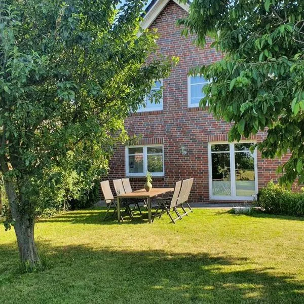 Nähe Hamburg Lübeck Ostsee - BBQ - Garten - Parkplatz, hotel em Grönwohld