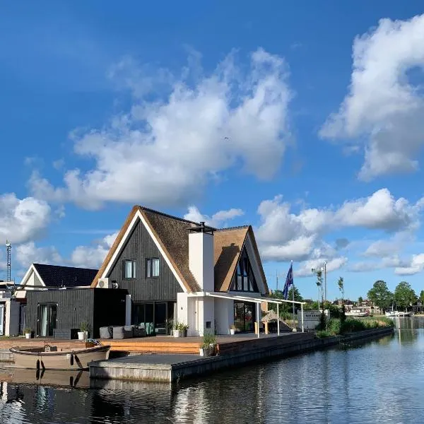 New high end waterfront family villa, hotel v destinaci Stavoren