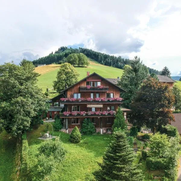 Oberdeisenhof Land- und Wanderhotel Garni, hotel a Baiersbronn