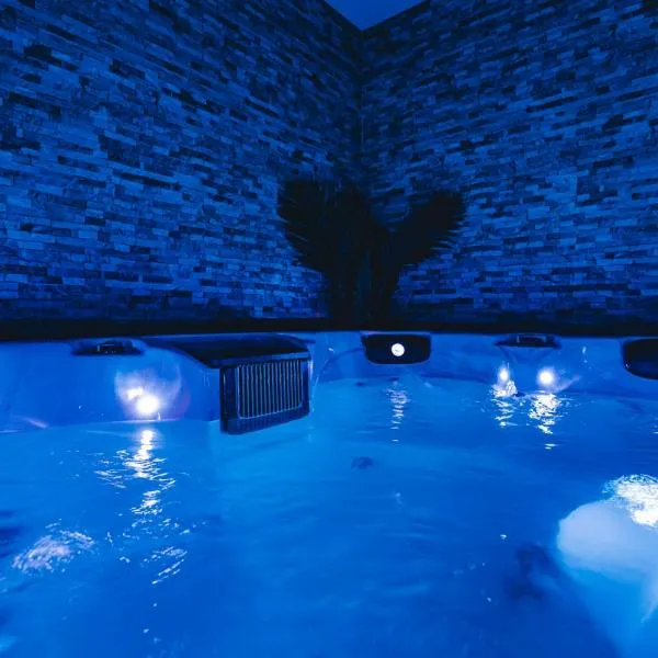 Art Déco Gare & Spa, hotel in Reims
