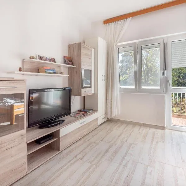 Ranko Apartments, hotel in Risan