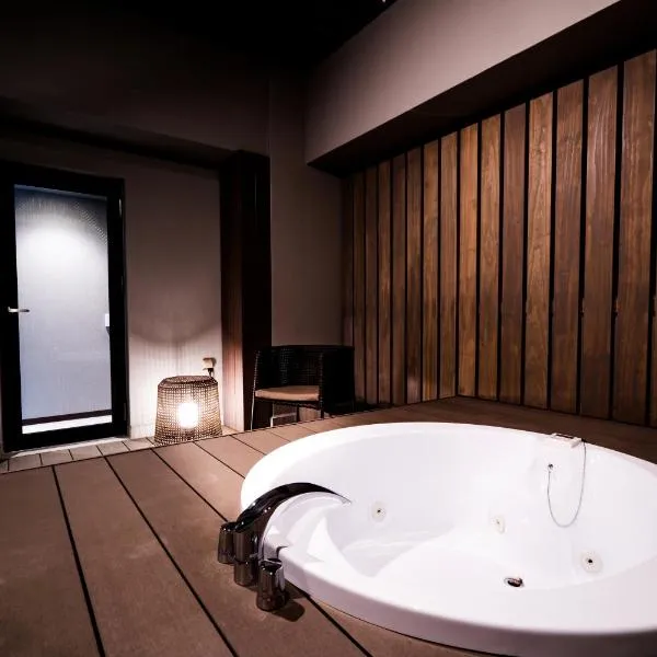 Randor Hotel Namba Osaka Suites, hotel di Osaka