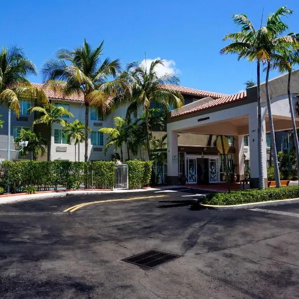 Sleep Inn & Suites Dania Beach: Dania Beach şehrinde bir otel