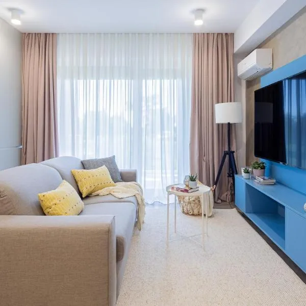 Il Lago - Azur - Cozy Luxurious Smart Home by the Lake, hotel v destinácii Voluntari