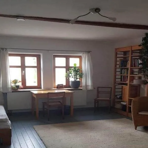 Ältestes Haus in Quentel - Ferienwohnung 2 mit Dachterrasse, hotel v destinaci Lichtenau