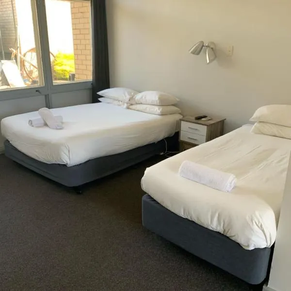 HOPETOUN COMMUNITY HOTEL MOTEL, hotel v destinaci Hopetoun