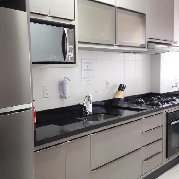 Florianópolis Canasvieiras Apartamento inteiro 3 quartos com ar piscina playground 2 garagens - Foto 5