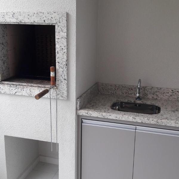 Florianópolis Canasvieiras Apartamento inteiro 3 quartos com ar piscina playground 2 garagens - Foto 3
