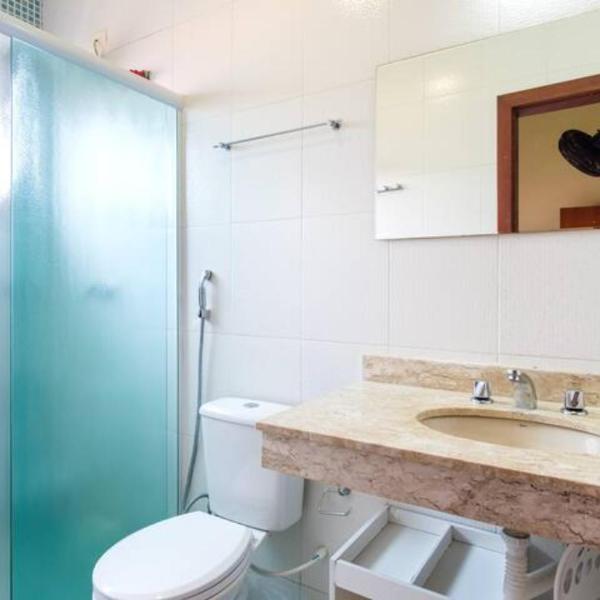 Charmosa Casa em Condomínio com Piscina, Churrasqueira e Forno de Pizza a 1 Quadra da Praia do Sapê - Foto 3