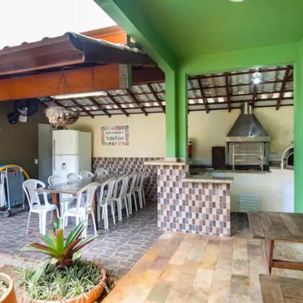 Charmosa Casa em Condomínio com Piscina, Churrasqueira e Forno de Pizza a 1 Quadra da Praia do Sapê - Foto 5