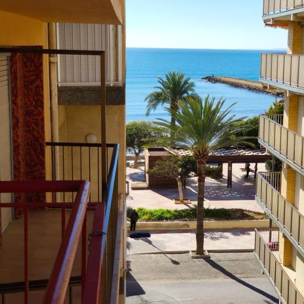 Sunny apartment near the beach, hotel en Santa Pola