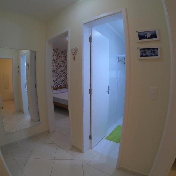 Apto Ubatuba, excelente localização ! Ar condicionado nos quartos e sala! - Foto 3