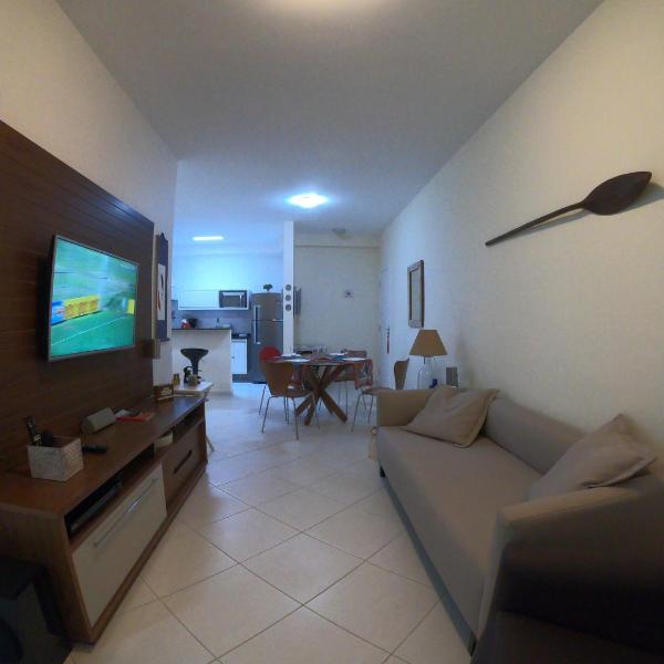 Apto Ubatuba, excelente localização ! Ar condicionado nos quartos e sala!