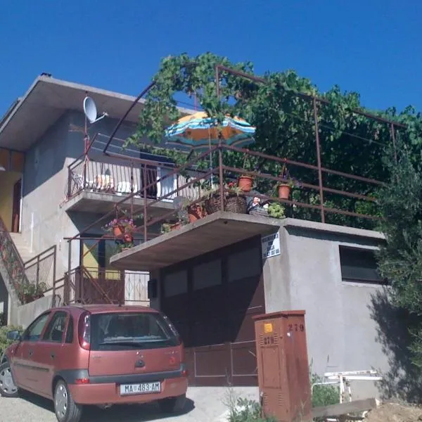 4 Sisters Apartments, hotel sa Gradac