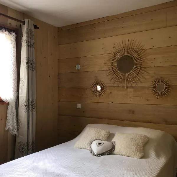 Les Chalets de la Garenne, hotell i Neung-sur-Beuvron