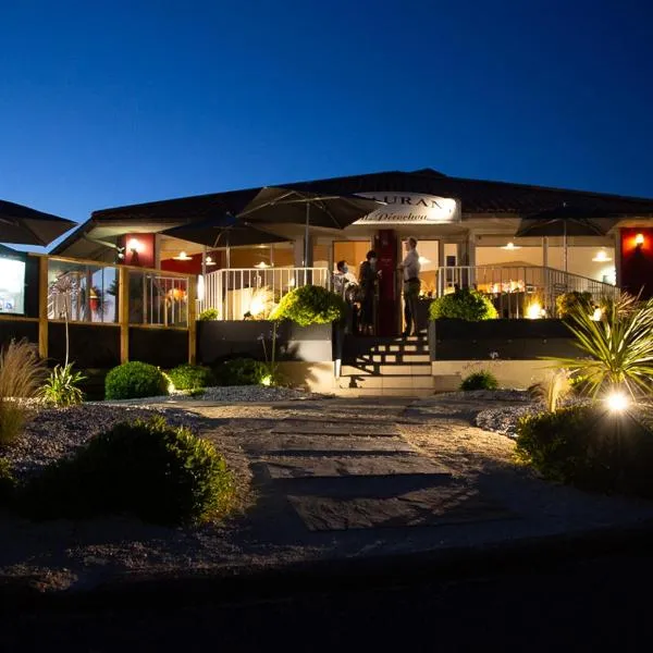 Logis Hôtellerie Les Brisants , Restaurant J M Perochon, hotel v destinácii Brétignolles-sur-Mer