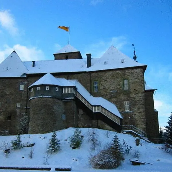 Hotel und Restaurant Burg Schnellenberg، فندق في آتندورن