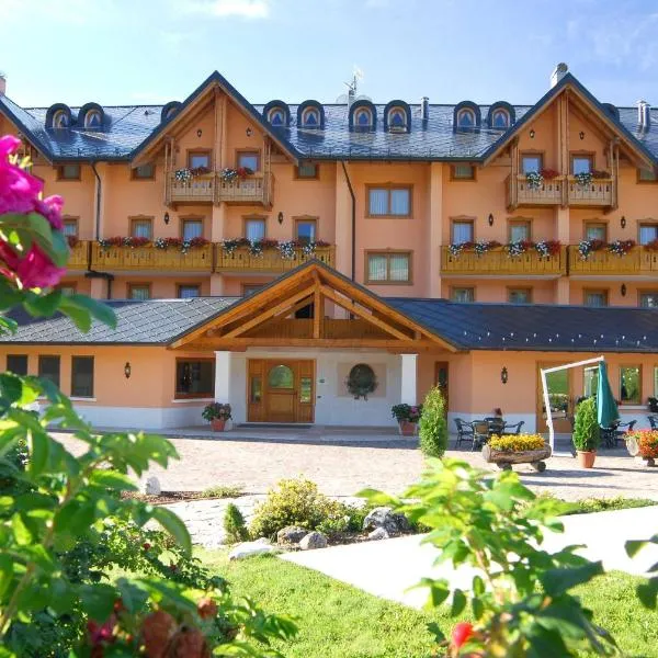 Gaarten Hotel Benessere Spa, hotel in Cesuna