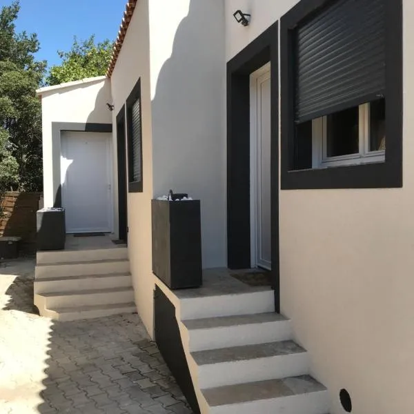 Beach House, hotel v destinaci Fos-sur-Mer