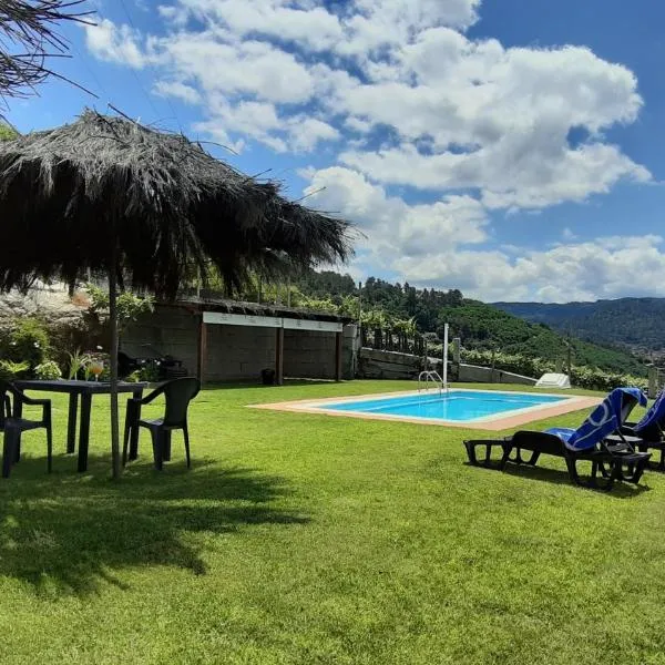 Casa A Chairiña y A Revolta, hotel v destinaci Arnoia